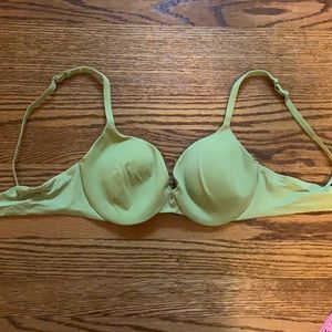 Light green Victoria’s Secret IPEX bra